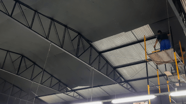Painel Térmico 3TC — Linha Black — Aplicação em estrutura metálica.